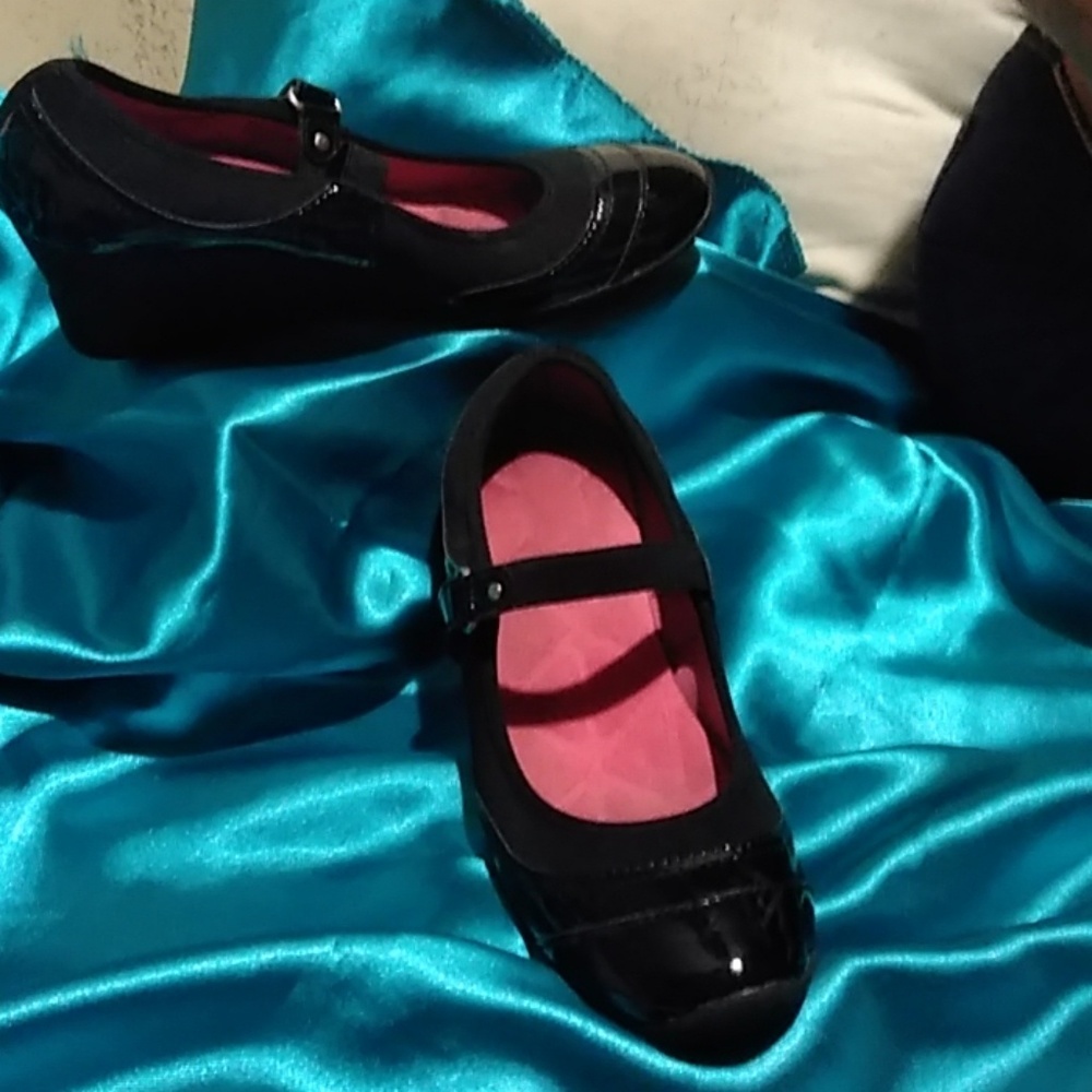 Black pumps wedge